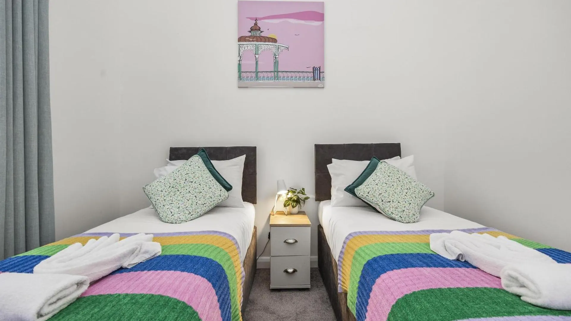 Cheeky Chappie With Direct Sea Views By My Getaways Apartment Brighton