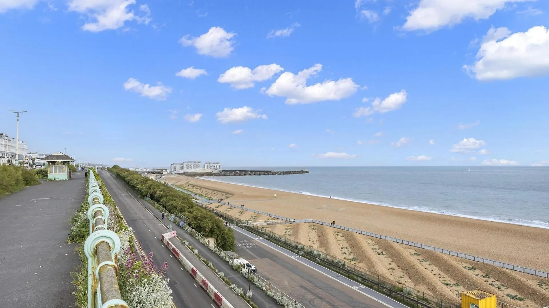 Cheeky Chappie With Direct Sea Views By My Getaways Apartamento Brighton