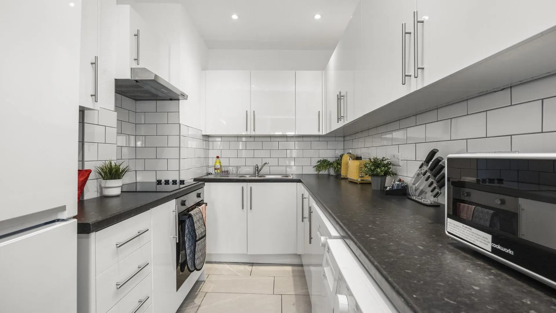Cheeky Chappie With Direct Sea Views By My Getaways Apartamento Brighton