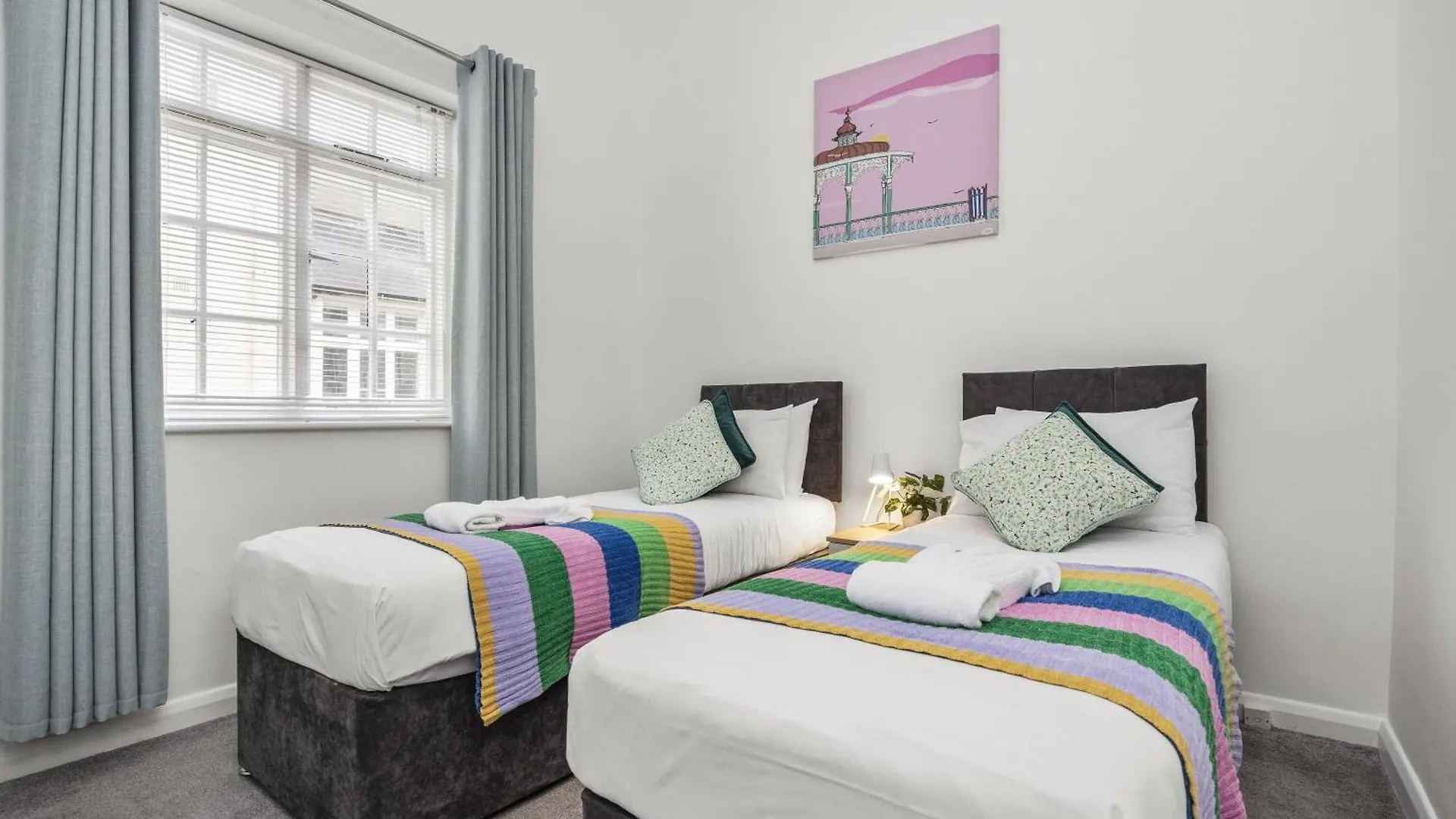 Cheeky Chappie With Direct Sea Views By My Getaways Apartamento Brighton Reino Unido