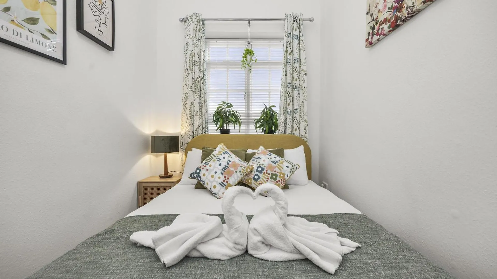 Cheeky Chappie With Direct Sea Views By My Getaways Apartamento Brighton