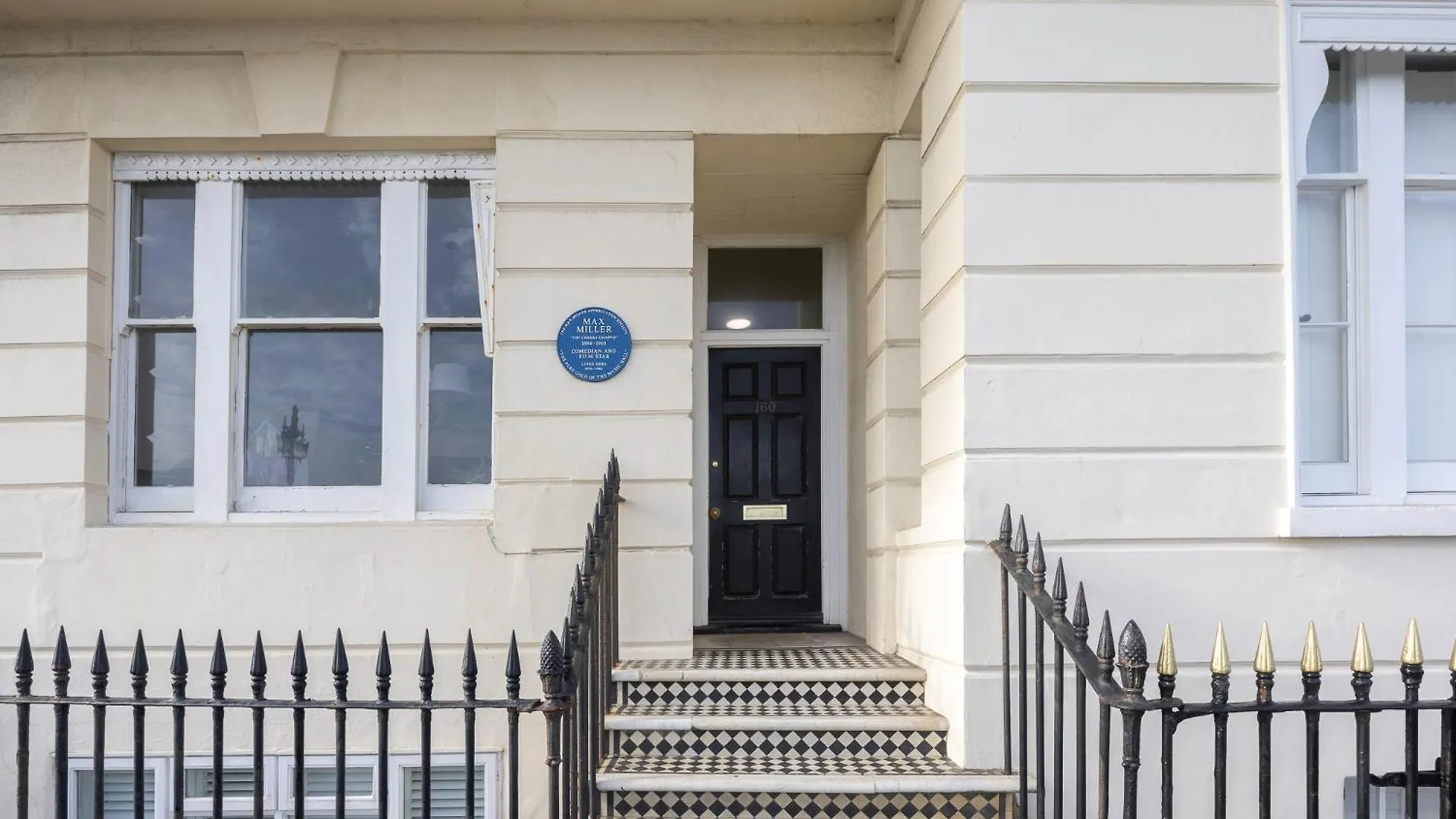 Cheeky Chappie With Direct Sea Views By My Getaways Apartamento Brighton